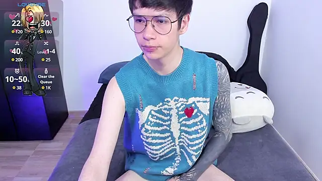 Aventure Twinks online show from 8, 3, 2025