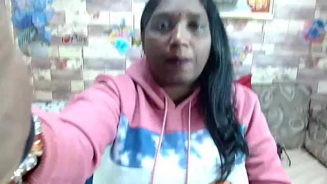 Snapshot of Indian_tracy chatting on 29, 10, 2025 Indian tracy online show from 29, 10, 2025