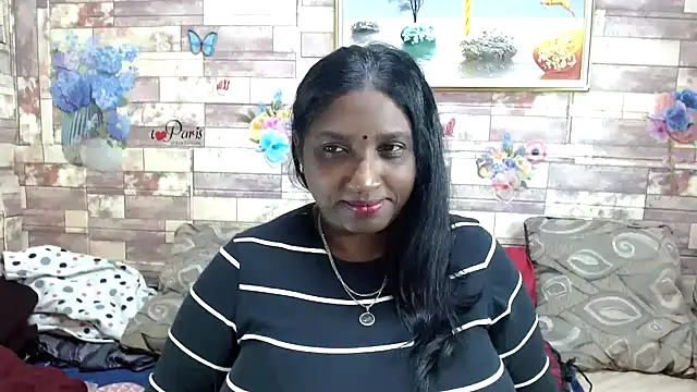 Snapshot of Indian_tracy chatting on 6, 11, 2025 Indian tracy online show from 6, 11, 2025