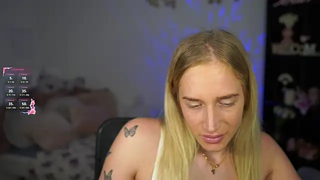 Snapshot of Nicolette__Shea_ chatting on 11, 1, 2025 Nicolette Shea online show from 11, 1, 2025