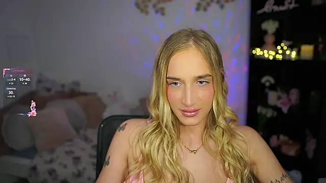 Snapshot of Nicolette__Shea_ chatting on 27, 1, 2025 Nicolette Shea online show from 27, 1, 2025