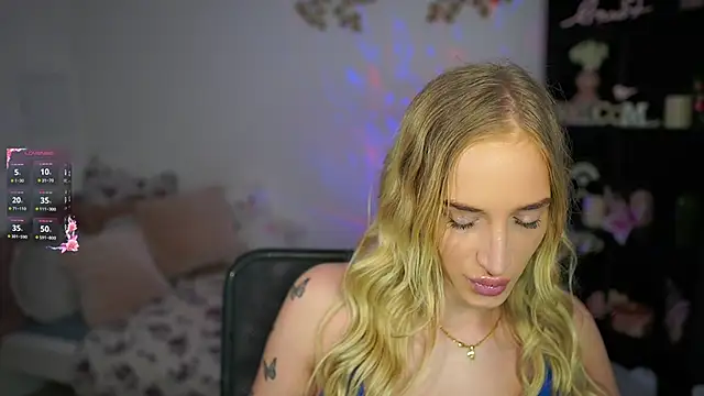 Snapshot of Nicolette__Shea_ chatting on 28, 1, 2025 Nicolette Shea online show from 28, 1, 2025