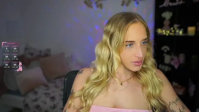 Snapshot of Nicolette__Shea_ chatting on 30, 1, 2025 Nicolette Shea online show from 30, 1, 2025