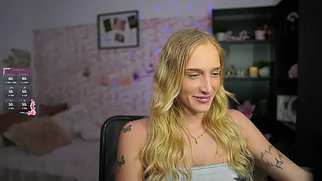 Snapshot of Nicolette__Shea_ chatting on 21, 2, 2025 Nicolette Shea online show from 21, 2, 2025