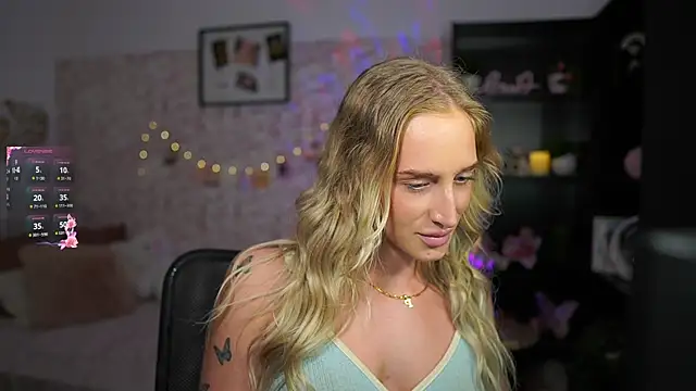 Snapshot of Nicolette__Shea_ chatting on 13, 3, 2025 Nicolette Shea online show from 13, 3, 2025