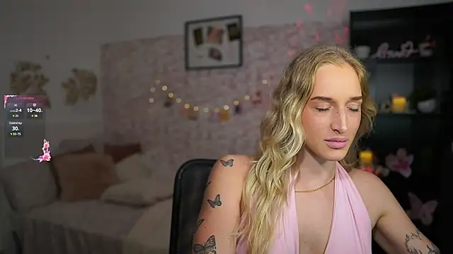 Snapshot of Nicolette__Shea_ chatting on 17, 3, 2025 Nicolette Shea online show from 17, 3, 2025