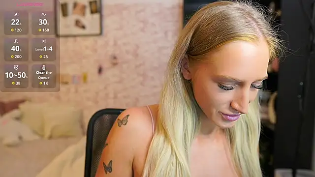 Snapshot of Nicolette__Shea_ chatting on 12, 9, 2025 Nicolette Shea online show from 12, 9, 2025