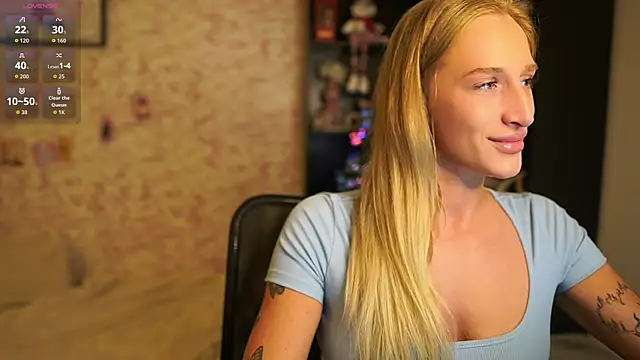 Snapshot of Nicolette__Shea_ chatting on 15, 12, 2025 Nicolette Shea online show from 15, 12, 2025