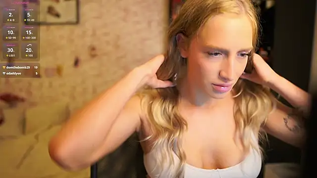 Snapshot of Nicolette__Shea_ chatting on 6, 1, 2026 Nicolette Shea online show from 6, 1, 2026