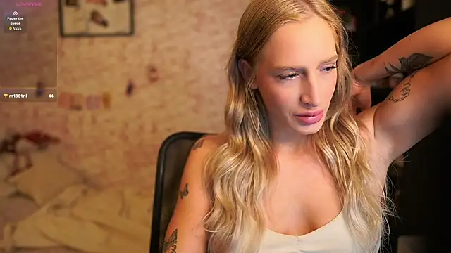 Snapshot of Nicolette__Shea_ chatting on 10, 1, 2026 Nicolette Shea online show from 10, 1, 2026