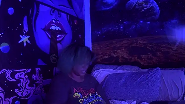 Snapshot of AutumnHart chatting on 2, 2, 2025 AutumnHart online show from 2, 2, 2025