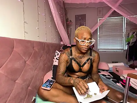 VixenCapri online show from 24, 6, 2026