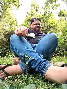 Snapshot of OFICINA_Simas-Turbo chatting on 25, 10, 2025 OFICINA Simas-Turbo online show from 25, 10, 2025