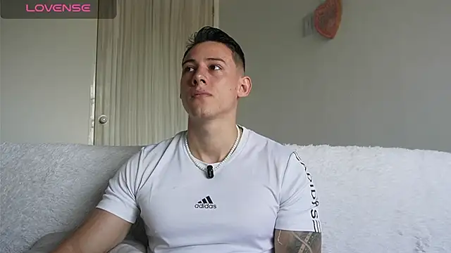 Snapshot of Muscle_King_Cum chatting on 22, 7, 2026 Muscle King Cum online show from 22, 7, 2026
