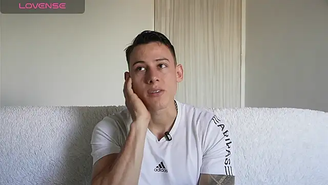 Snapshot of Muscle_King_Cum chatting on 27, 7, 2026 Muscle King Cum online show from 27, 7, 2026