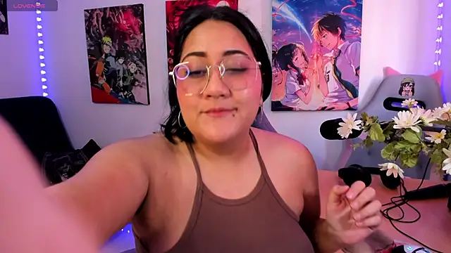 Snapshot of haru_u2 chatting on 24, 10, 2025 haru u2 online show from 24, 10, 2025