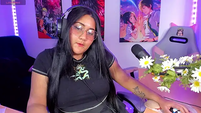 Snapshot of haru_u2 chatting on 5, 11, 2025 haru u2 online show from 5, 11, 2025