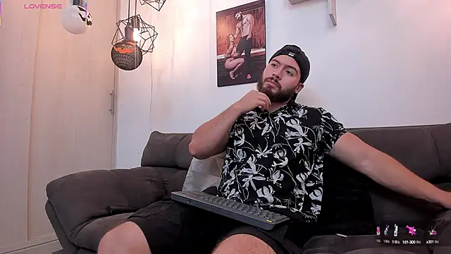 SebastianVilla  online show from 8, 10, 2025