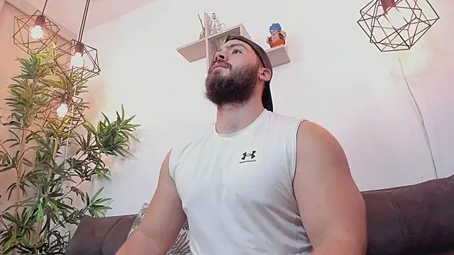 Snapshot of SebastianVilla_ chatting on 5, 5, 2026 SebastianVilla online show from 5, 5, 2026