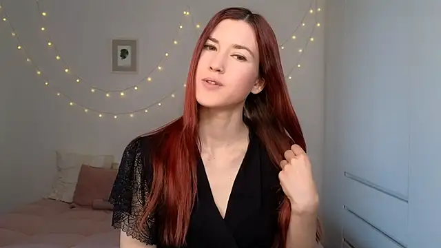 AliciaNewell online show from 26, 4, 2026