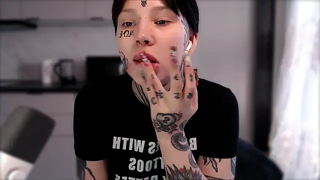 tradishka online show from 15, 2, 2025