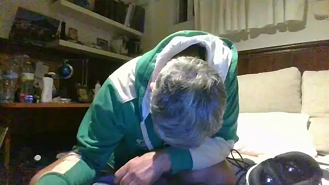 Snapshot of parejamlga58 chatting on 3, 12, 2024 parejamlga58 online show from 3, 12, 2024