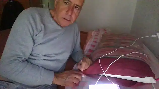 Snapshot of parejamlga58 chatting on 18, 12, 2025 parejamlga58 online show from 18, 12, 2025