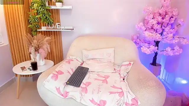 MrsFoucher online show from 28, 7, 2026