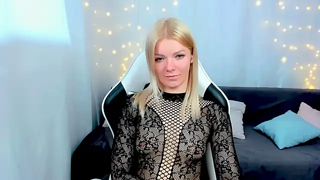 Lily Daviss online show from 21, 4, 2026