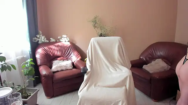 KaylaLaine online show from 24, 4, 2026