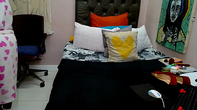 Brunettedevon33 online show from 21, 7, 2026