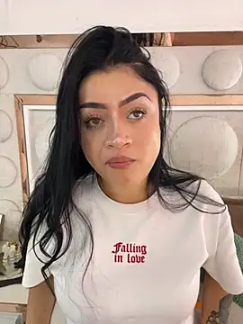 lucianaroy online show from 5, 3, 2025