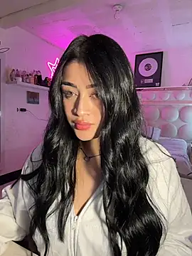 lucianaroy online show from 28, 4, 2026