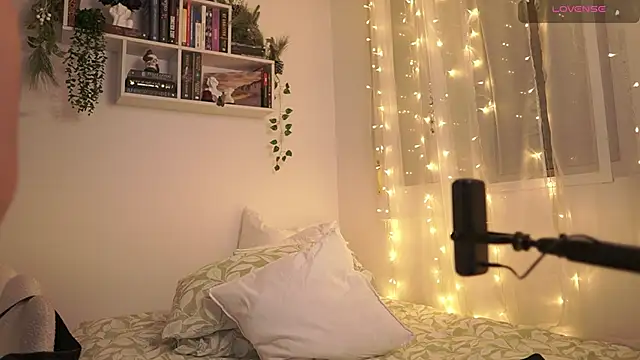 Snapshot of EmilyxRose_- chatting on 3, 12, 2024 EmilyxRose - online show from 3, 12, 2024