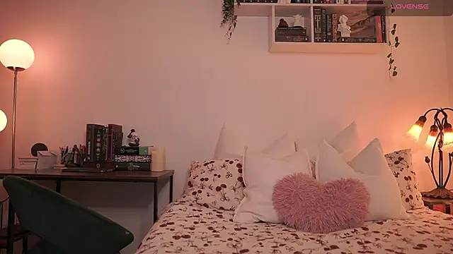 Snapshot of EmilyxRose_- chatting on 19, 3, 2025 EmilyxRose - online show from 19, 3, 2025