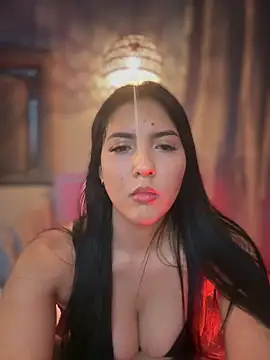 Snapshot of MarianaBenz chatting on 7, 2, 2025 MarianaBenz online show from 7, 2, 2025