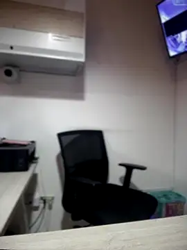 Snapshot of MarianaBenz chatting on 23, 12, 2025 MarianaBenz online show from 23, 12, 2025