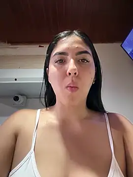 Snapshot of MarianaBenz chatting on 5, 2, 2026 MarianaBenz online show from 5, 2, 2026