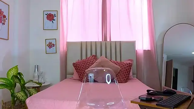 KristennBlue online show from 3, 2, 2025