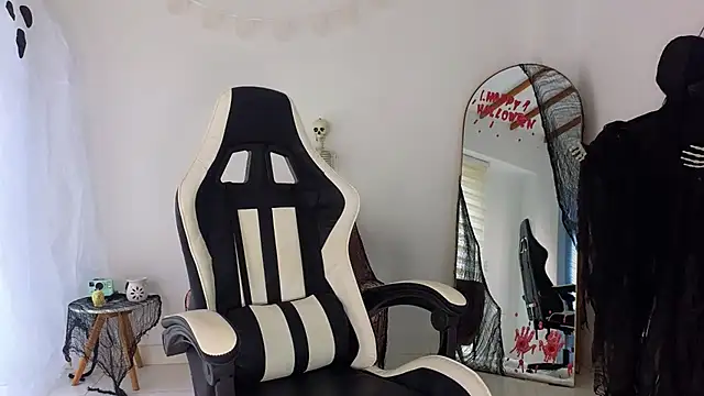 KristennBlue online show from 23, 10, 2025