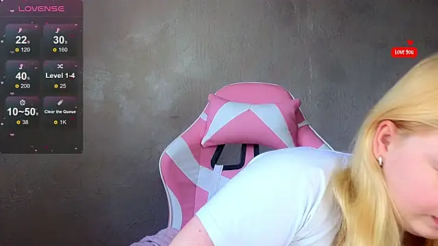 shy blondiee online show from 13, 3, 2025