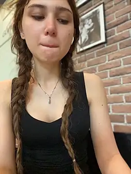 Snapshot of QuitieLia chatting on 14, 5, 2026 QuitieLia online show from 14, 5, 2026