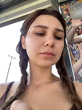 Snapshot of QuitieLia chatting on 7, 7, 2026 QuitieLia online show from 7, 7, 2026