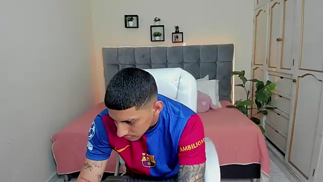 Alex cute77 online show from 13, 1, 2025