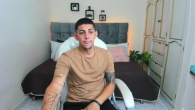 Alex cute77 online show from 28, 1, 2025