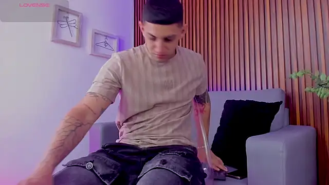 Alex cute77 online show from 22, 4, 2026