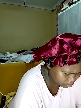 Snapshot of Real1SweetQueen chatting on 2, 2, 2025 Real1SweetQueen online show from 2, 2, 2025