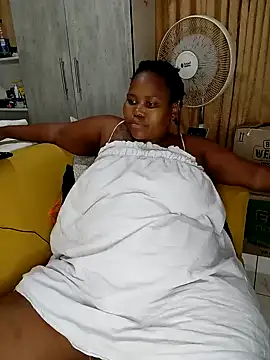 Snapshot of Real1SweetQueen chatting on 5, 2, 2025 Real1SweetQueen online show from 5, 2, 2025