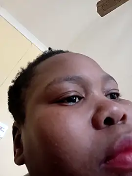 Snapshot of Real1SweetQueen chatting on 14, 2, 2025 Real1SweetQueen online show from 14, 2, 2025