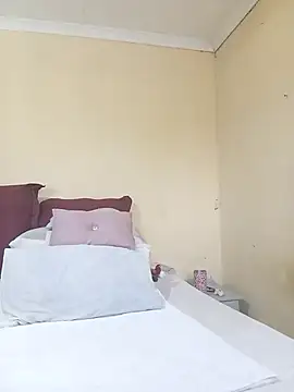 Snapshot of Real1SweetQueen chatting on 6, 3, 2025 Real1SweetQueen online show from 6, 3, 2025